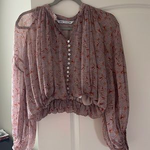 Cropped blouse with balloon sleeves